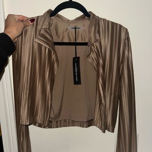 NWT Maniere De Vior Pleated Satin Blazer Shirt - Mocha